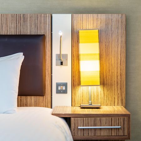 Holiday Inn Stevenage By Ihg Kültér fotó