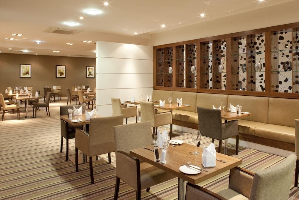 Holiday Inn Stevenage By Ihg Kültér fotó