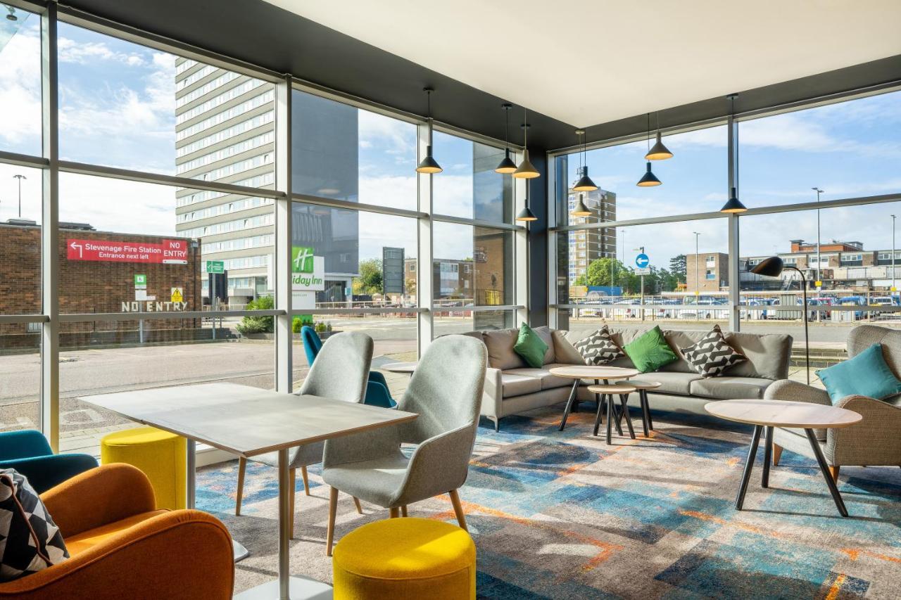 Holiday Inn Stevenage By Ihg Kültér fotó