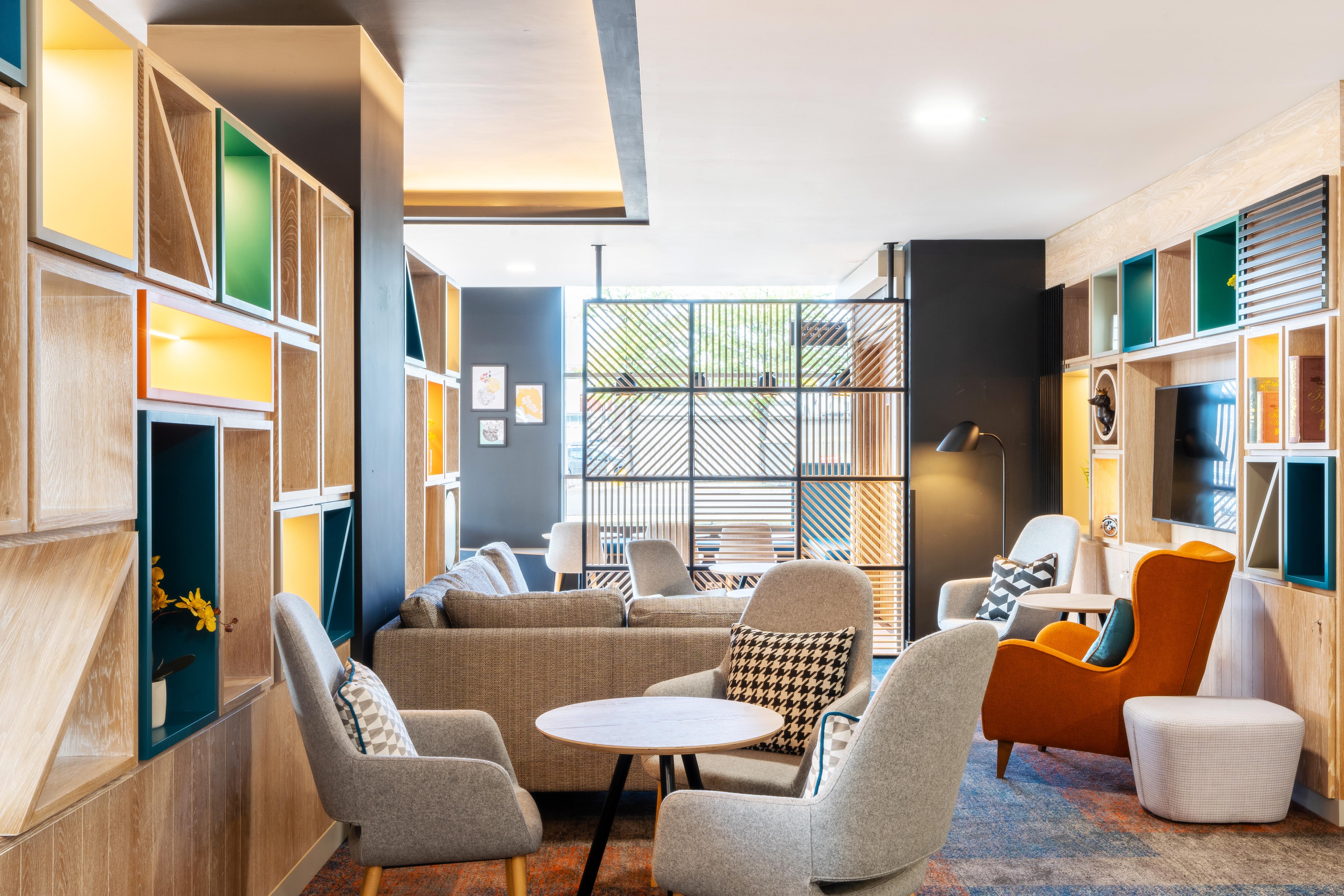Holiday Inn Stevenage By Ihg Kültér fotó