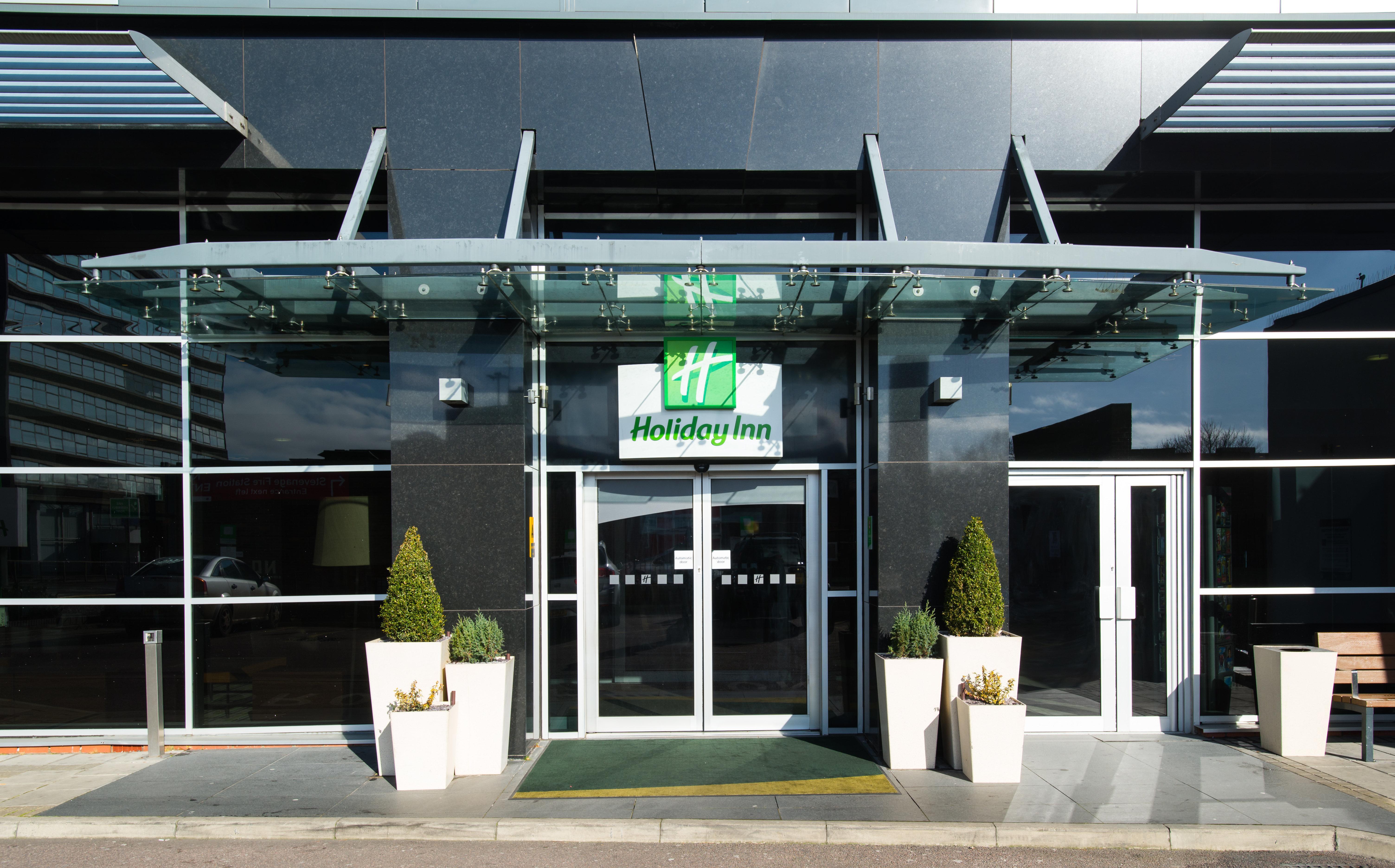 Holiday Inn Stevenage By Ihg Kültér fotó