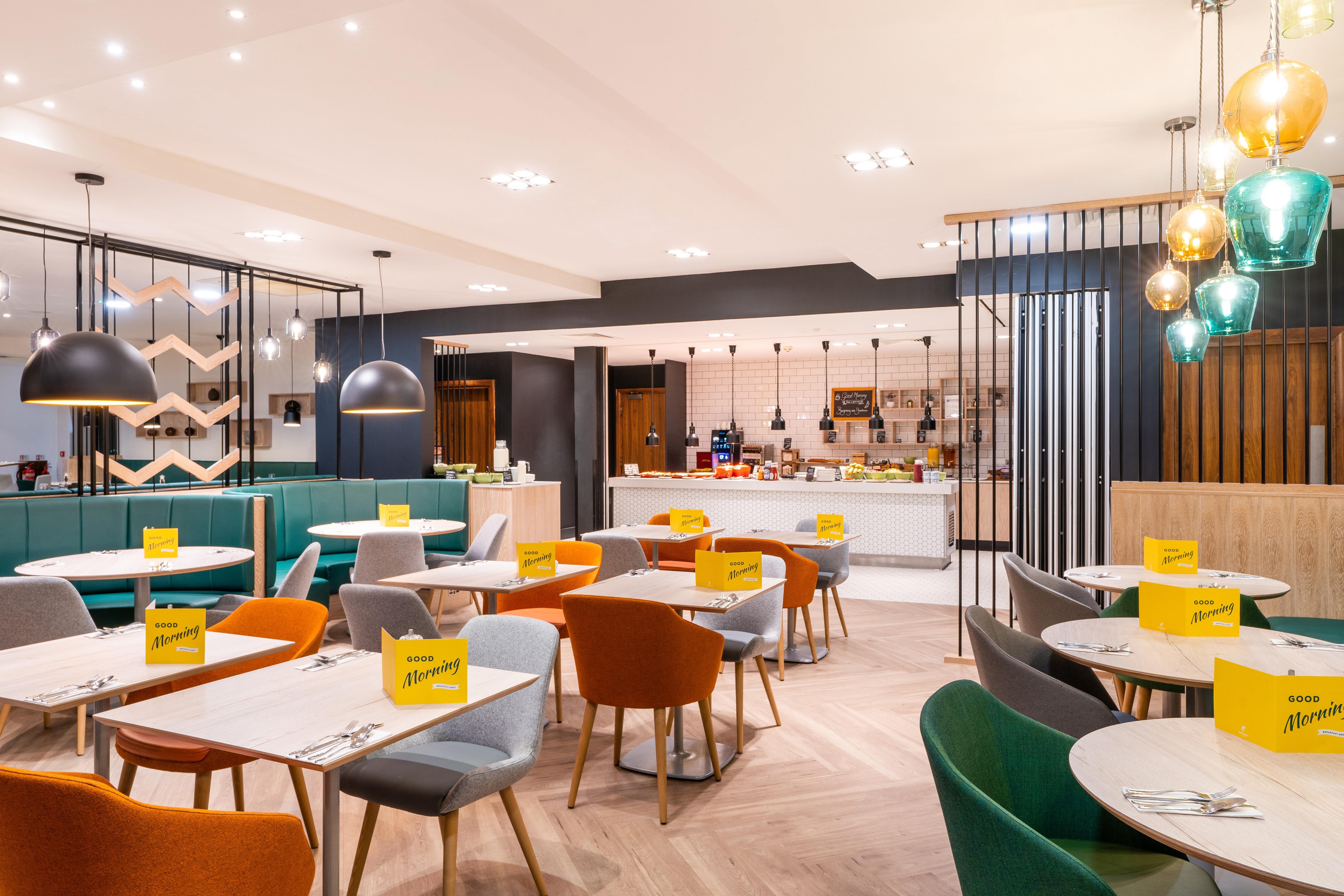Holiday Inn Stevenage By Ihg Kültér fotó