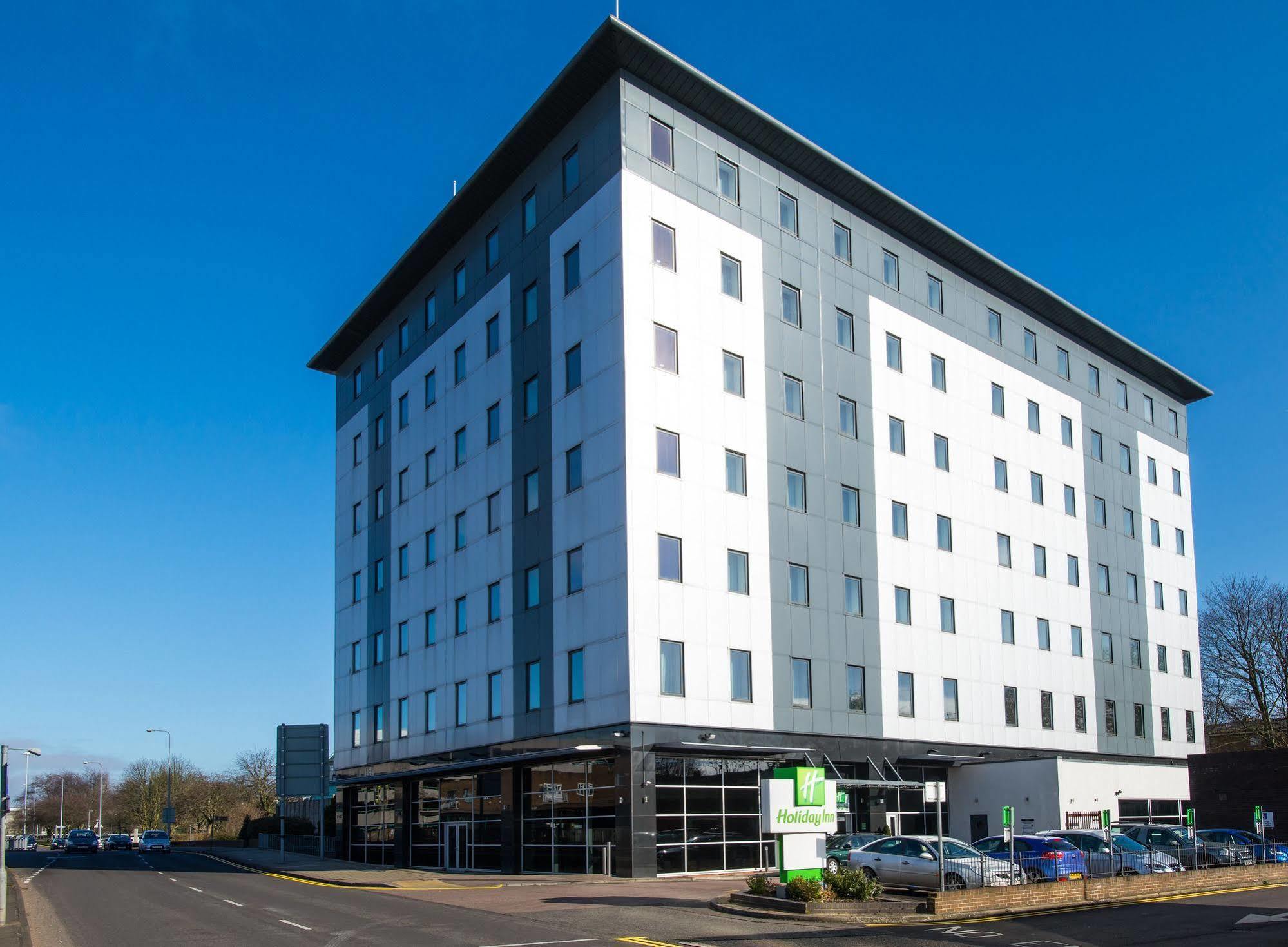 Holiday Inn Stevenage By Ihg Kültér fotó